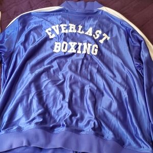 Everlast boxing suit